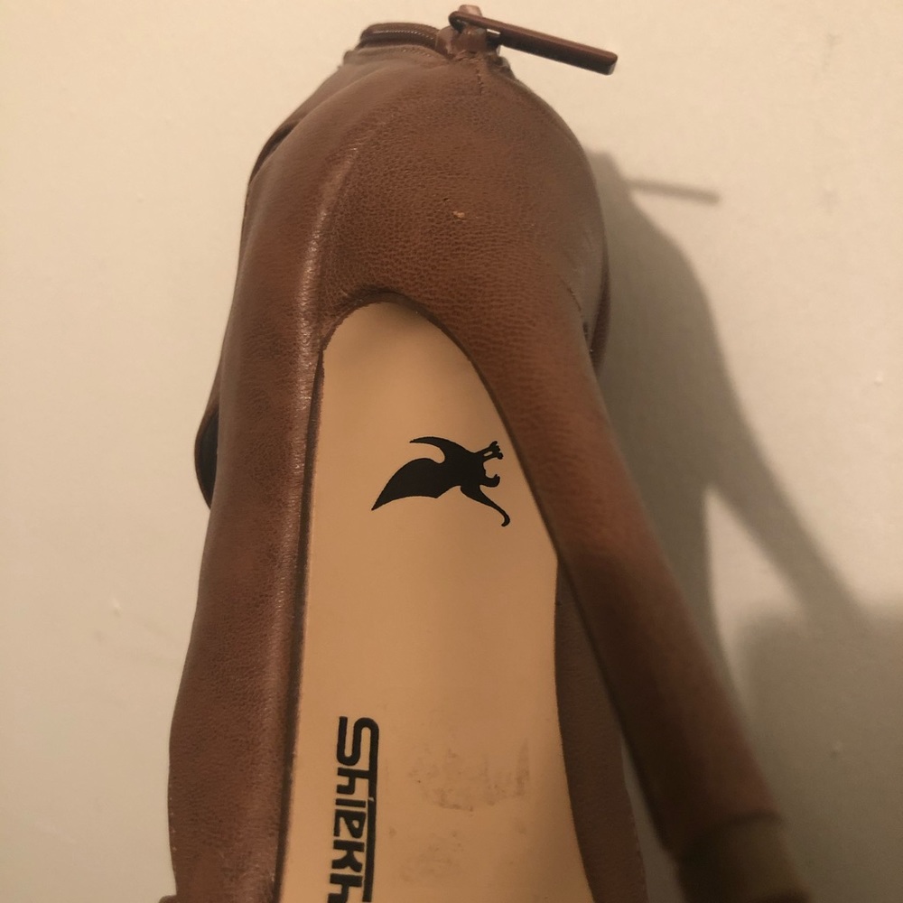 Heels - Picture 3 of 3